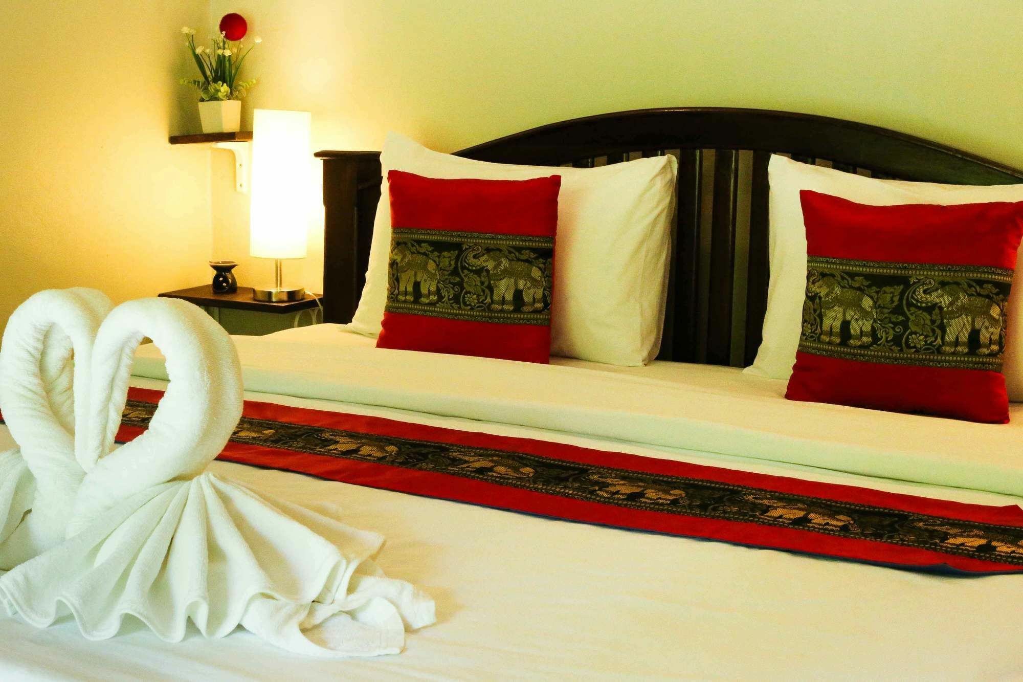 Bang Po Hut Hotel Ban Bang Po Ngoại thất bức ảnh